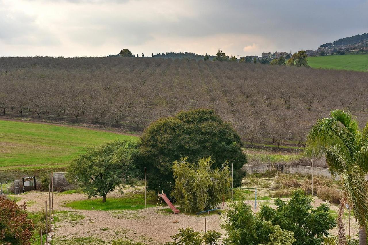 Pearl Of The Valley Hotel Kfar Tavor Eksteriør billede
