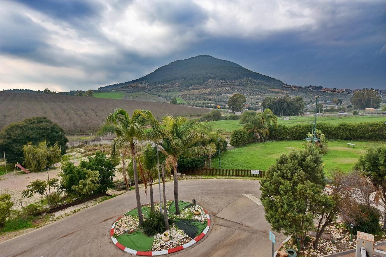 Pearl Of The Valley Hotel Kfar Tavor Eksteriør billede