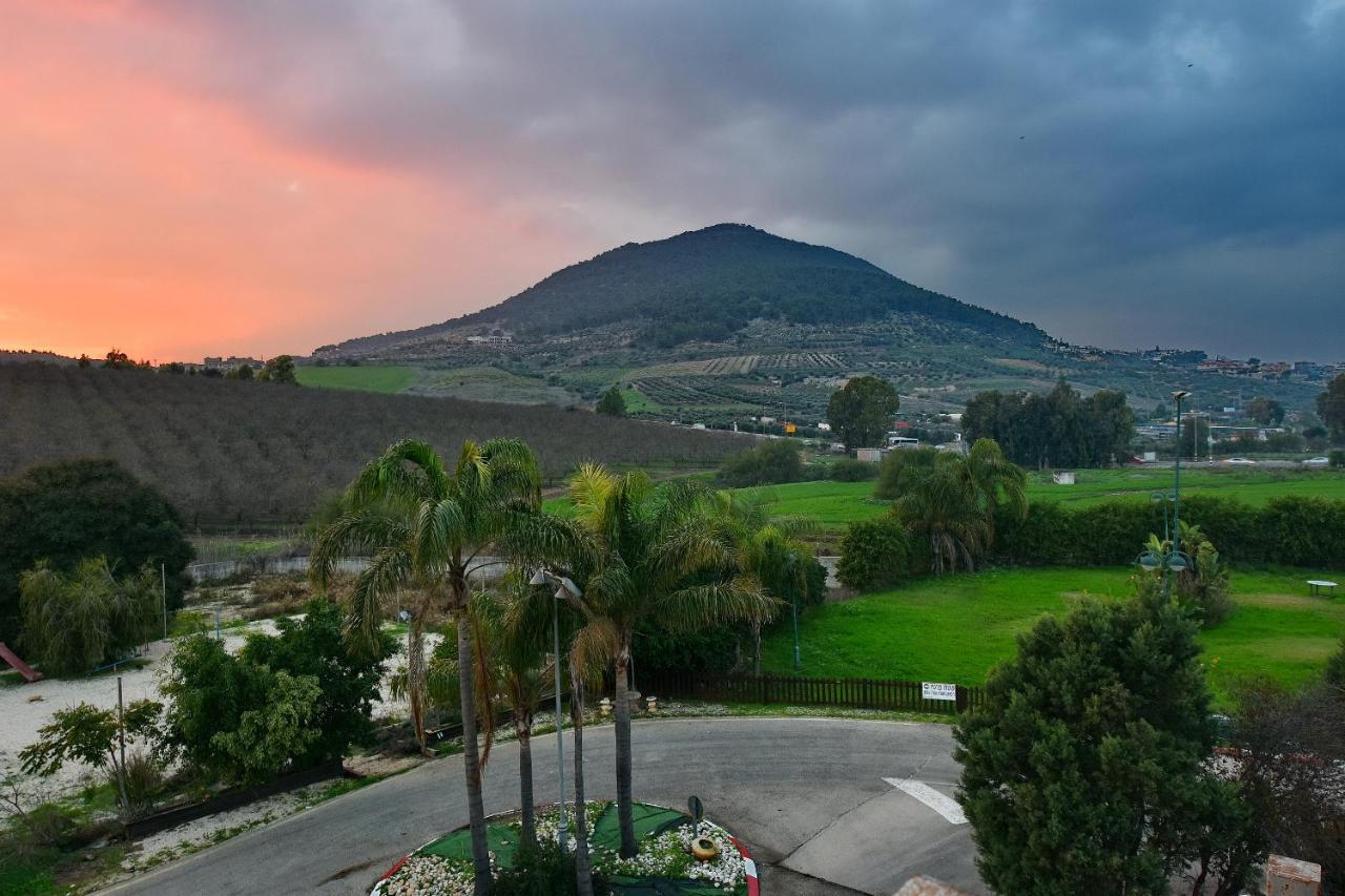 Pearl Of The Valley Hotel Kfar Tavor Eksteriør billede